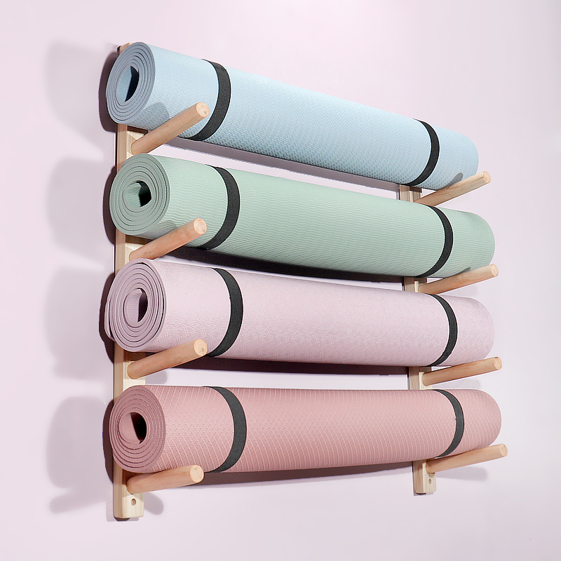 Yogamattenhalter aus Holz zur  – Home Gym Yoga Studio Bewertung und Preis